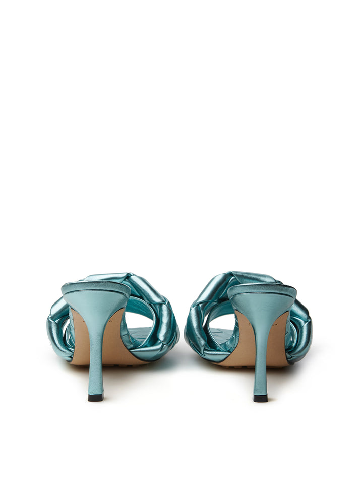 Sandalia tipo mule Bottega Veneta Lido en azul claro metalizado