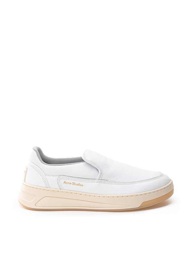 Acne Studios Zapatos sin cordones de cuero blanco