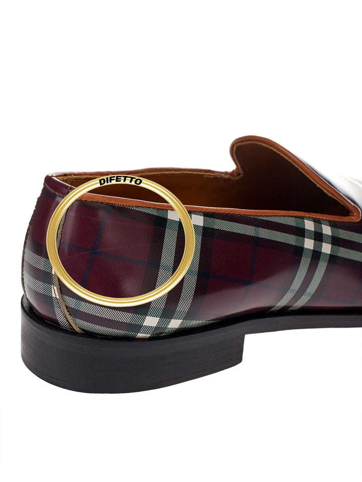 Lilafarbener Burberry-Loafer mit Karomuster