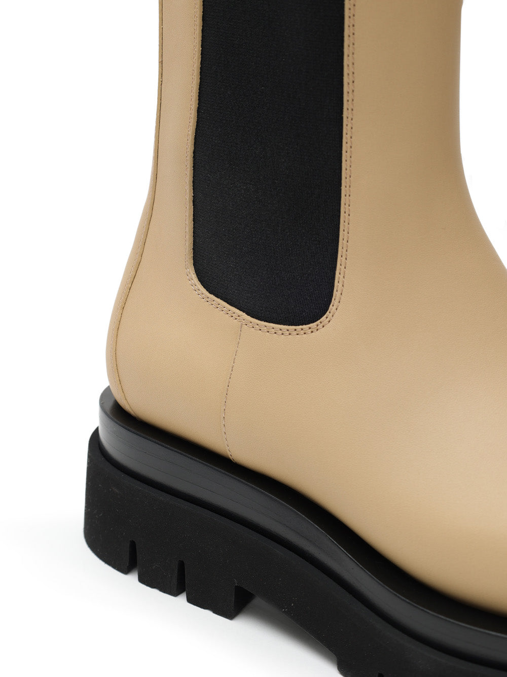 Stivaletti Lug in Pelle Beige e Nera Bottega Veneta