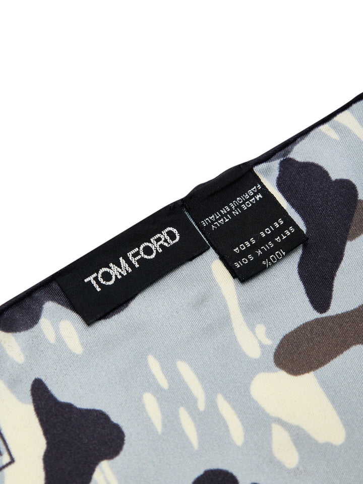 Fazzoletto da Taschino in Seta Grigio Chiaro con Stampa Camouflage Tom Ford