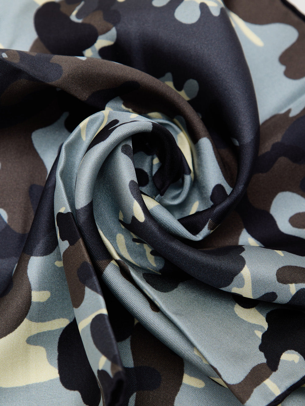 Fazzoletto da Taschino in Seta Grigio Chiaro con Stampa Camouflage Tom Ford