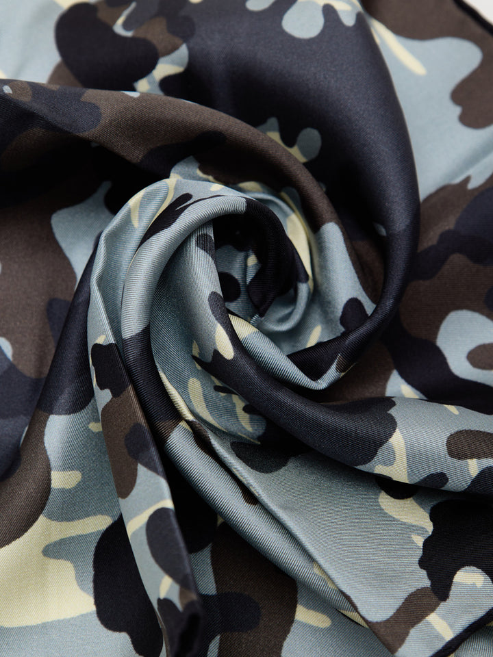 Fazzoletto da Taschino in Seta Grigio Chiaro con Stampa Camouflage Tom Ford