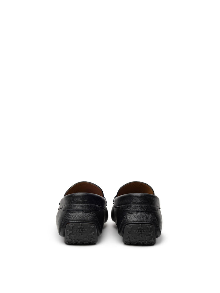 Bally Moccasins in schwarzem Leder mit goldener Plaque