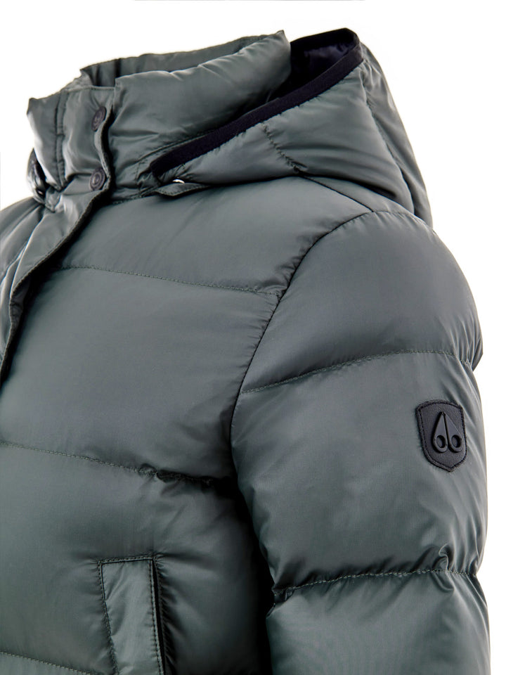 Piumino Imbottito Lungo in Verde Moose Knuckles